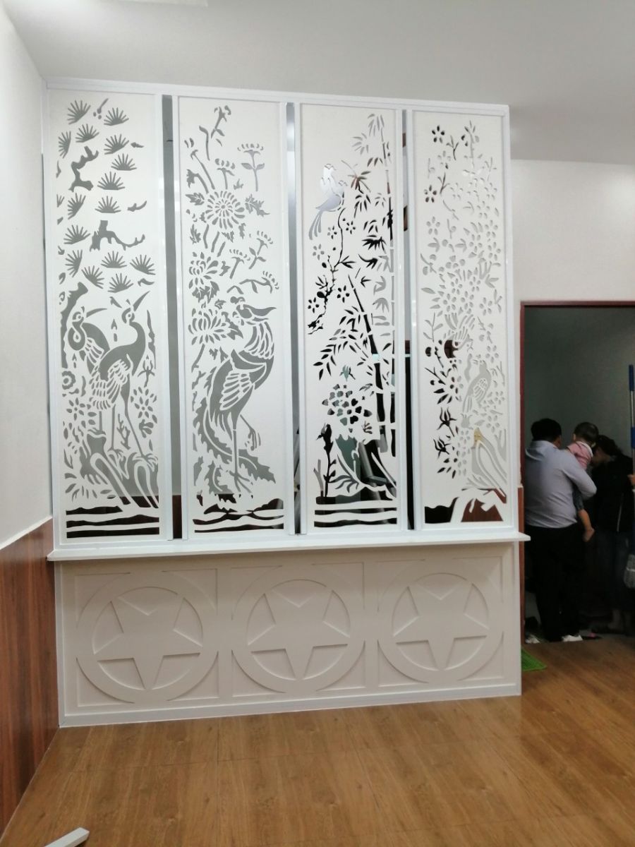 vach ngan trang tri