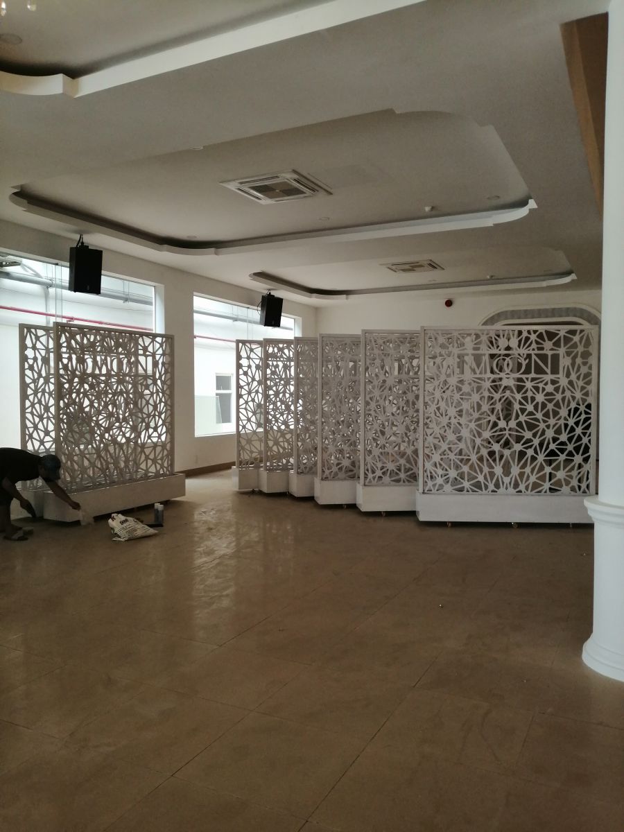vách ngăn trang trí nhà hàng tiệc cưới