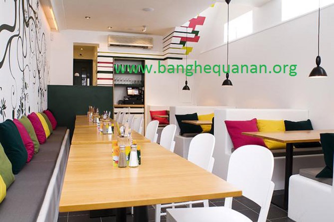 Bàn ghế cafe tại Cầu Giấy